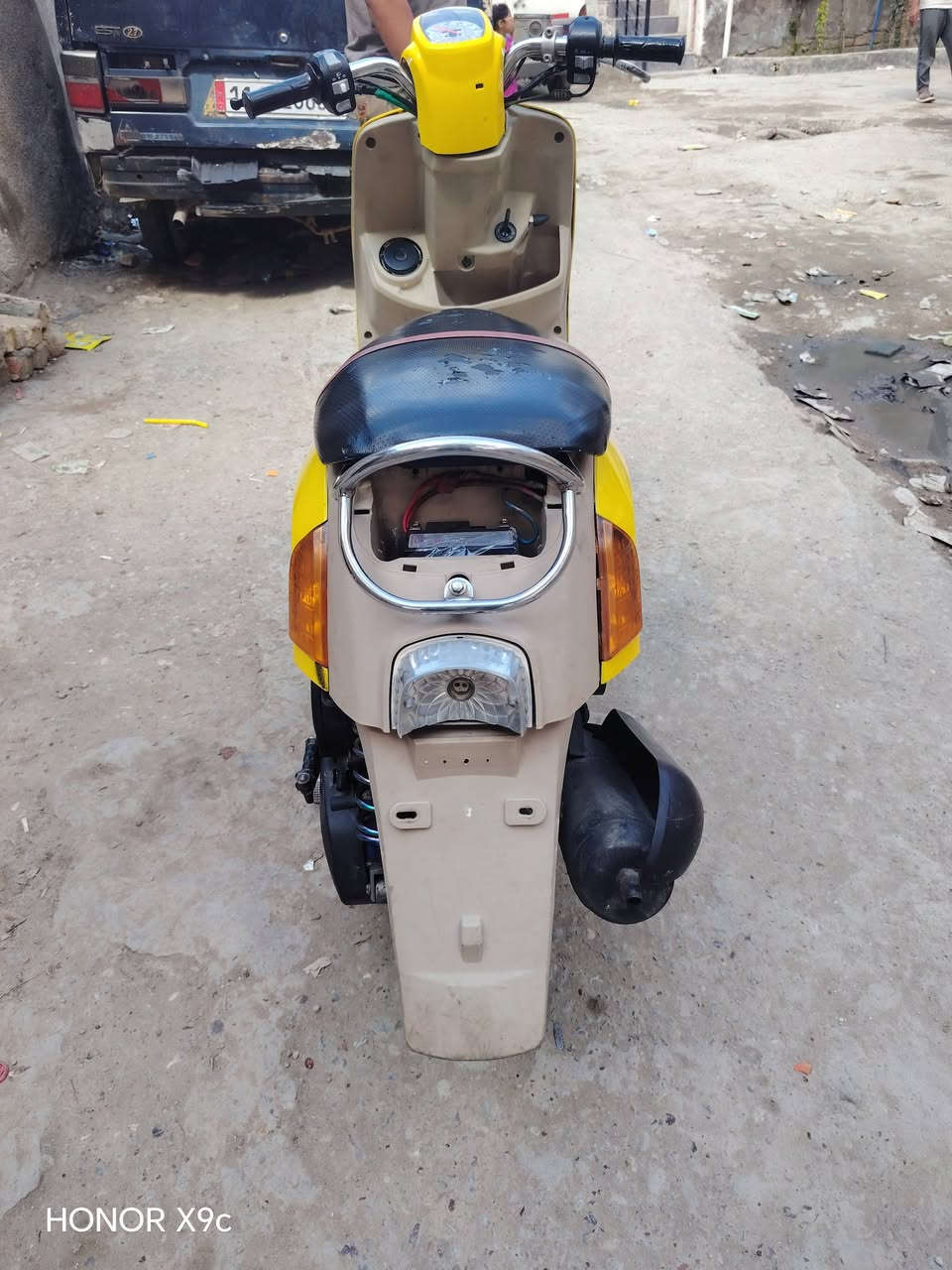 سلام عليكم شباب دراجه بوليس نضيفه نقص بس سلف تجي تشوف بعينك عنوان حي اور
***********
