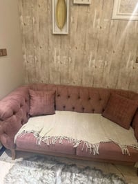 اثاث للبيع بسعر مناسب جدا  للتواصل الاتصال على الرقم ٠٧٨١٩٥١٩١٩٧