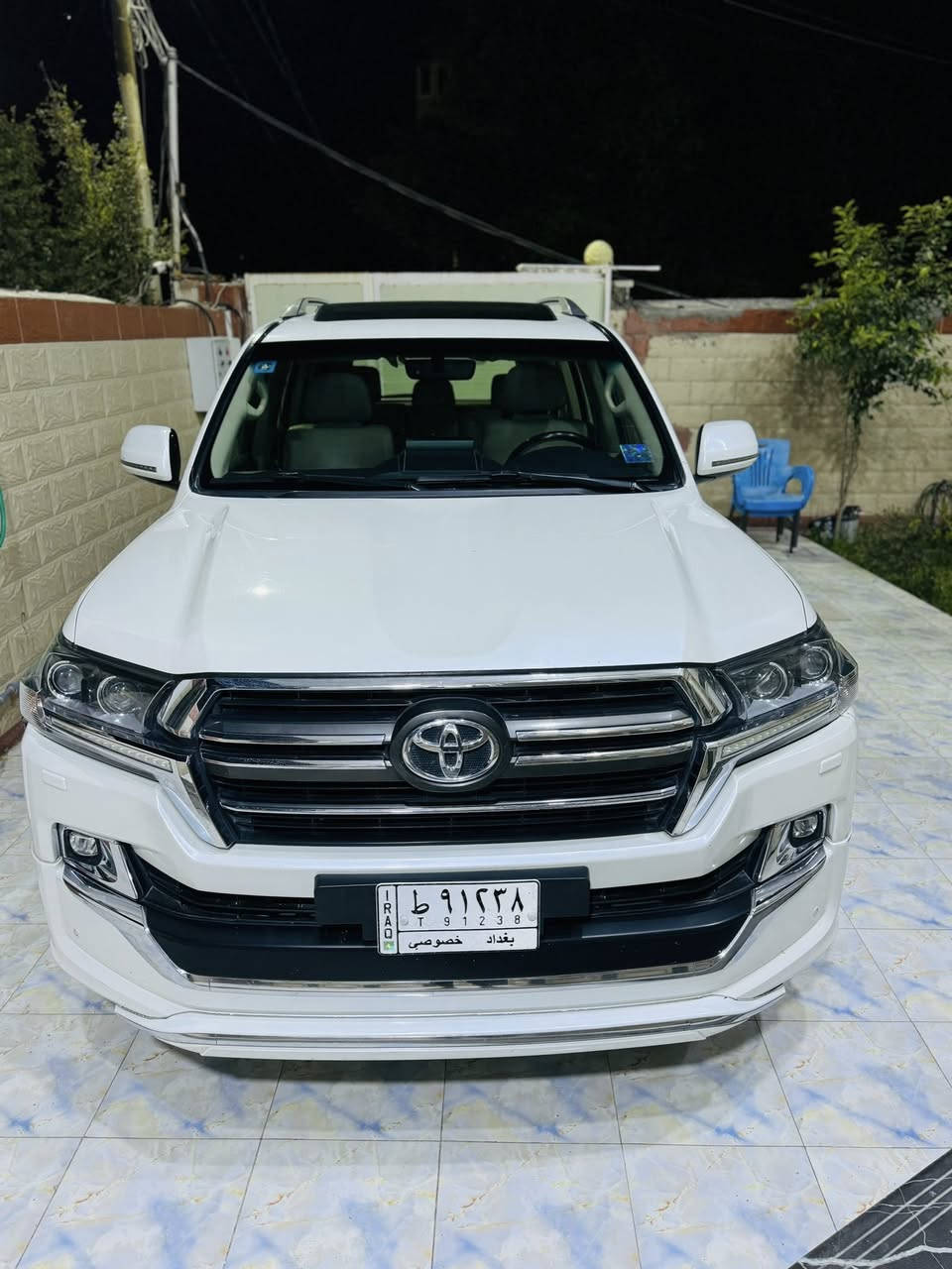 السلام عليكم 
لاندكروز 2020 ساز باب اول اصل 
بغداد بأسمي 
بيها نص جاملغ خلفي كلير 
ماشيه 135 
مكاني حله 
سعر 518 مجال بسيط 
استفسار ***********  اتصال او واتساب
