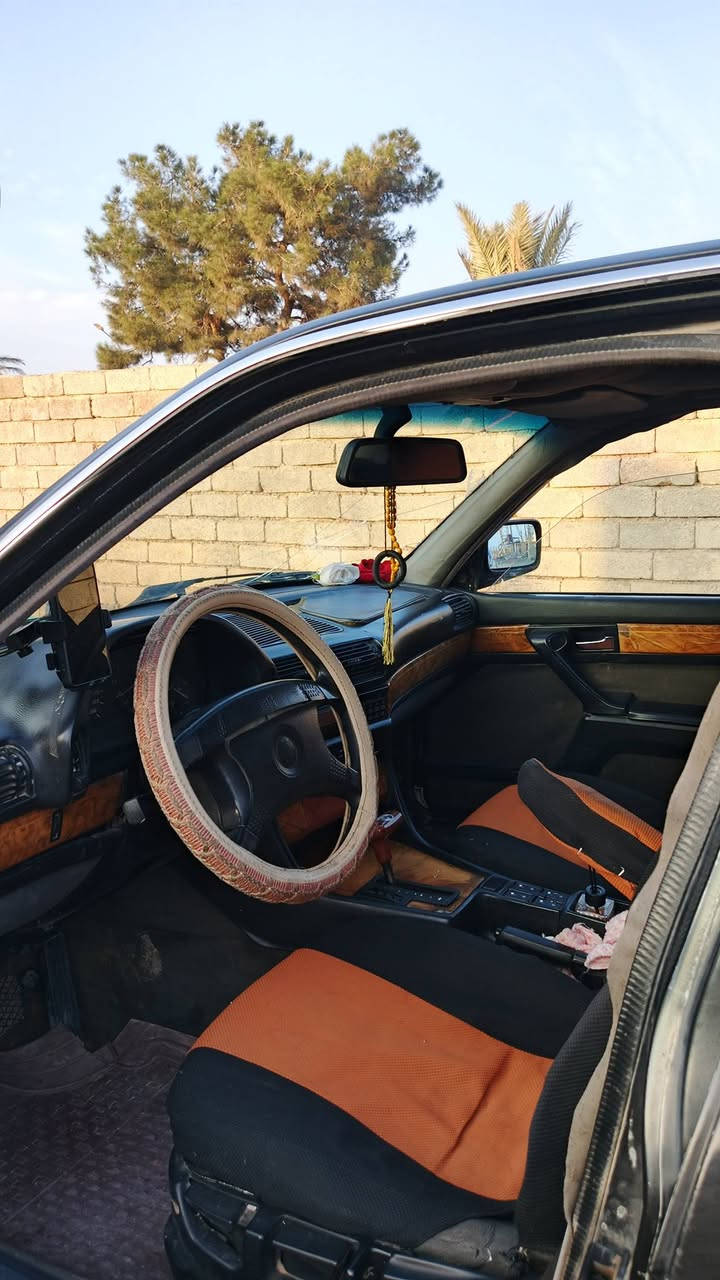 السلام عليكم بي ام 735 موديل 93 رقم اخضر السعر 25 وبيها مجال العنوان الموصل  ناحيه ربيعه ــــــ رقم 
***********
