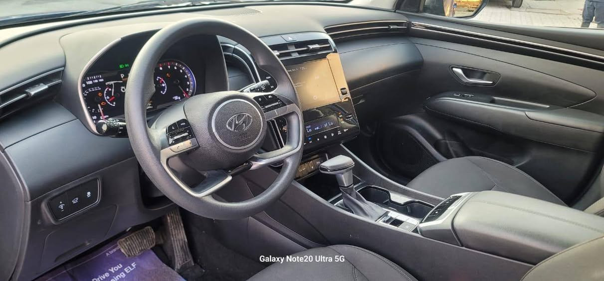 سيارة هيونداي توسان 2024 أمريكيSEL للبيع أو المراوس 
- *الموقع*: بغداد، العراق
- *السعر*: 185 ورقه
- *المواصفات*:
- بصمة تشغيل
- أبواب ترحيب
- رادار
- صندوق كهرباء
- كشن كهرباء
- مثبت سرعة
- تدفئة وتبريد
- كشنات أوتو
- هاند بريك بصمة
- صندوق كهرباء
- *المحرك*: GDI
- *الحادث*: مرفق رقم الشاصي 
5nmjb3de9rh295893
    • مكفول : دواخل لغد وشاصي
- *الدخول*: على كتاب الشهداء باسمي رقم بغداد 
- *رقم الهاتف*: ***********

إذا كنت مهتمًا بشراء أو مراوسة هذه السيارة، يمكنك الاتصال بالرقم المذكور أعلاه.
