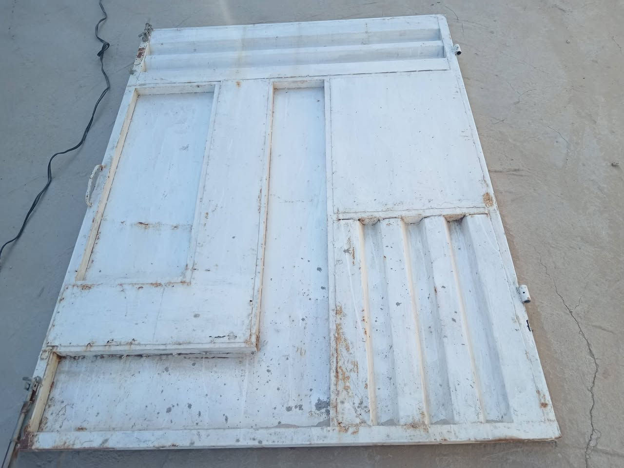 السلام عليكم باب مستخدم مترين ونص للبيع نظيف السعر 75 الديوانيه حي الفرات موبايل ***********
