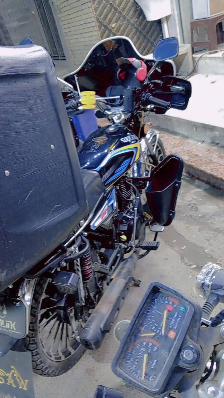 سلام عليكم سونك للبيع دراجة مكفولة مكينه وشاصي كفالة مديل 2024 شاشة الكترونية جديدة كبل الشارع رقم التواصل السعر اتصال وتدللون ***********3
