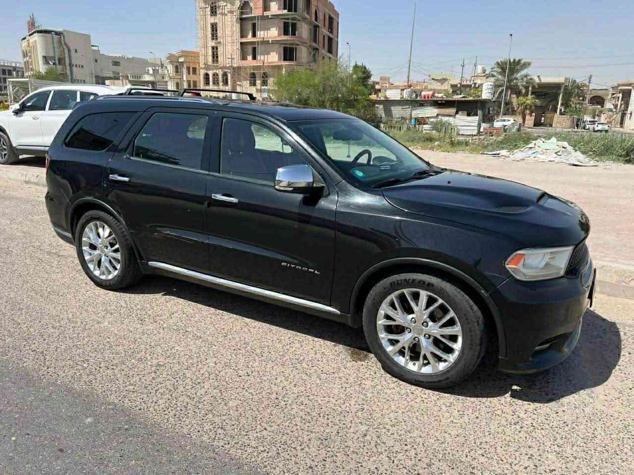 السلام عليكم 
دورنكو  سيتاديل موديل 2014 اللون اسود 
وارد امريكي ضررها چاملقات مصلحات والبنيد مبدل مع الدعامية 
رقم بغداد مشروع وطني بأسمي مكان السيارة البصرة السعر 195 وبيه مجال  
للتواصل الاتصال  عالرقم 
*********** البصرة, العراق
