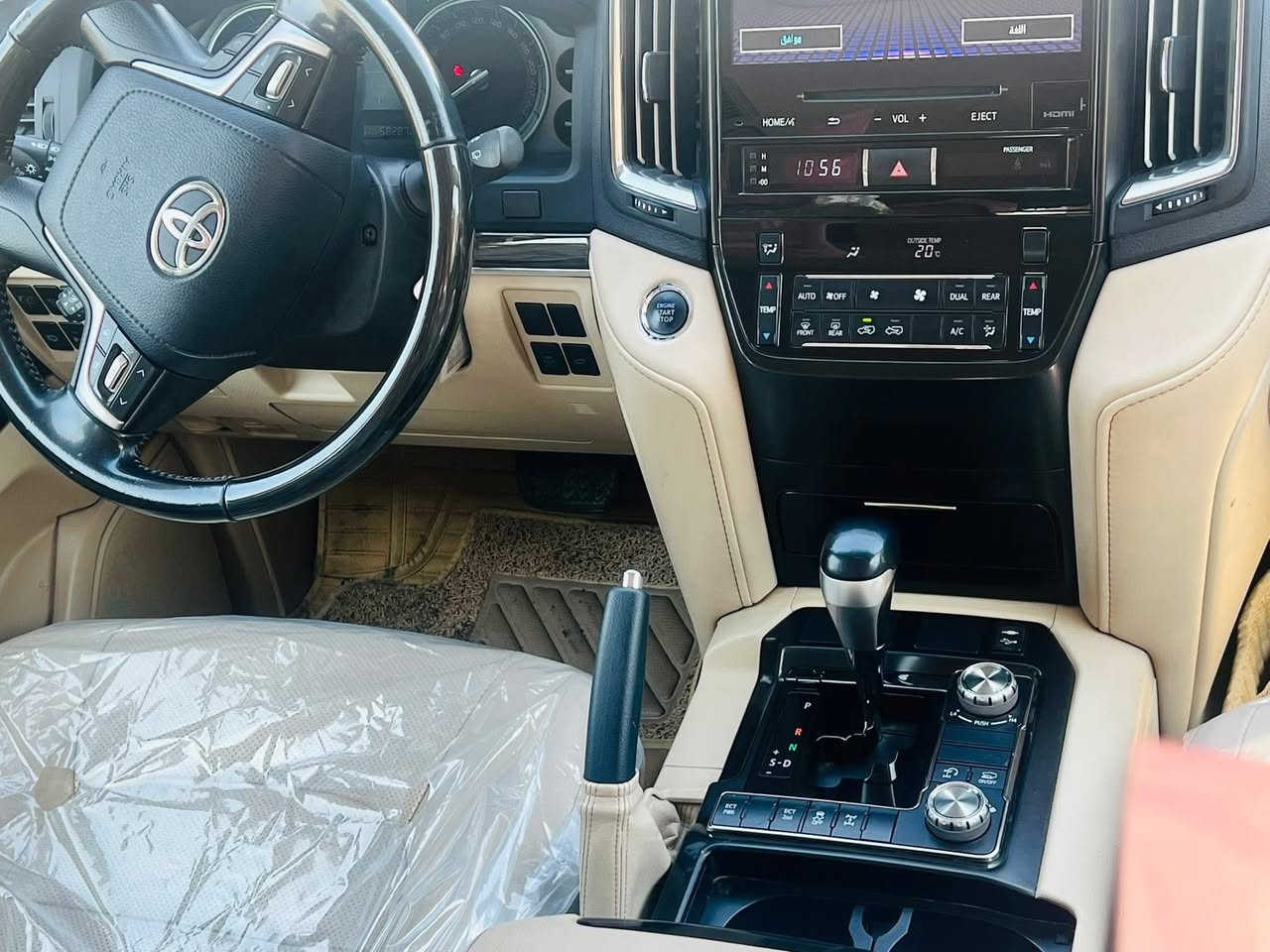 السلام عليكم لندكروز 2020ساز  
اصليه ماشيه 58 سبير منازل 

جديده مكفوله من كلشي 
السياره فول مواصفات معروفه 
الاندكروز السياره مكفوله كفاله عامه من كلشي 

رقم بغداد بسمي تحويل مباشر 
العنوان تقاطع نهروان بنفس التقاطع 
الستفسا***********
