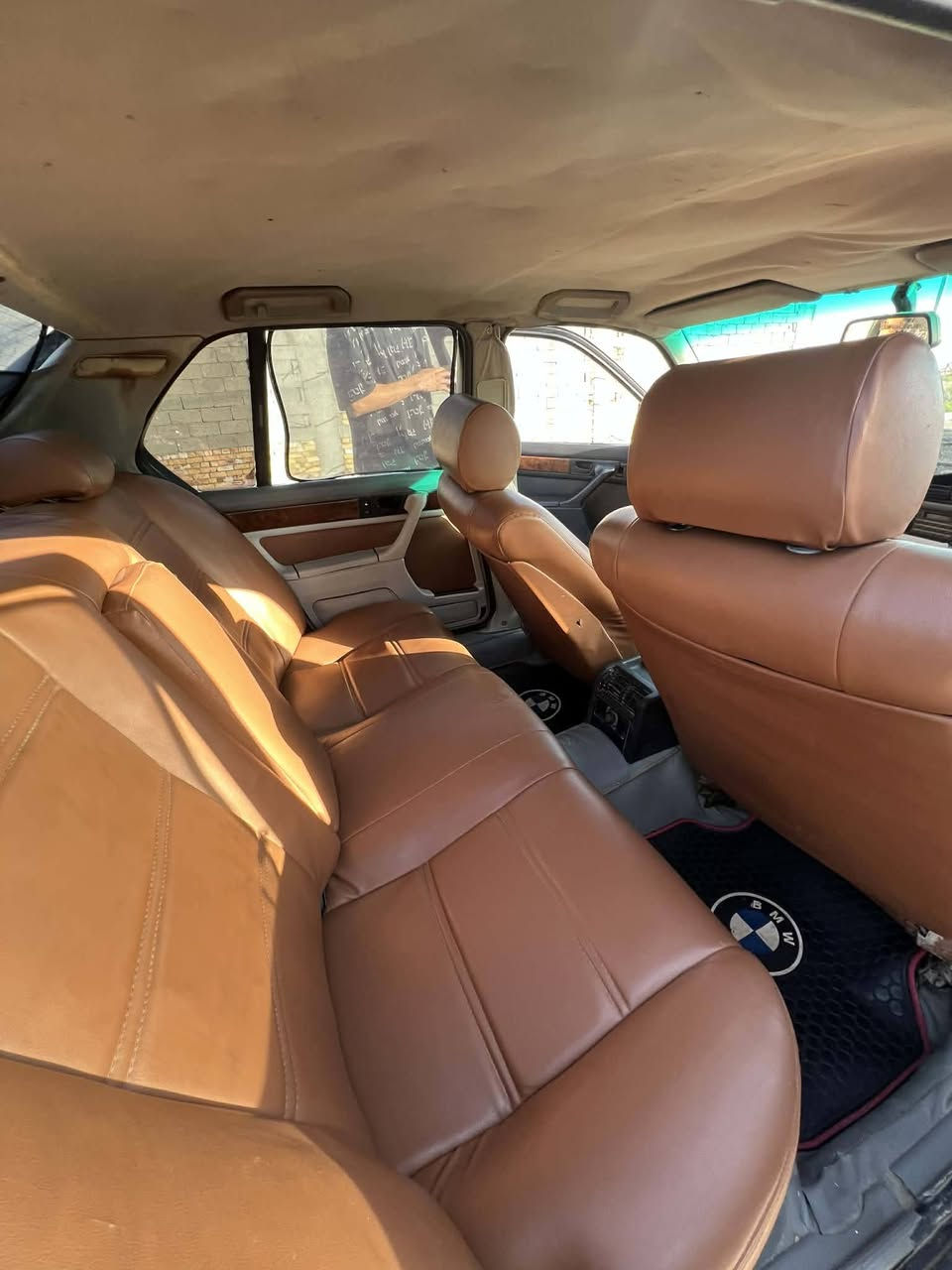 السلام عليكم
للبيع Bmw
موديل 91 
سنويه ل 2028
كير ومكينه خير من الله 
حداديه 70%
تخم تاير جديد ويلكب شعاع 
التبريد مايشتغل بي صونده 
سياره جاهزه وحلوه ونضيفه احلى من الصور 
السعر 45 وبيه مجال مكاني الديوانيه 
***********

