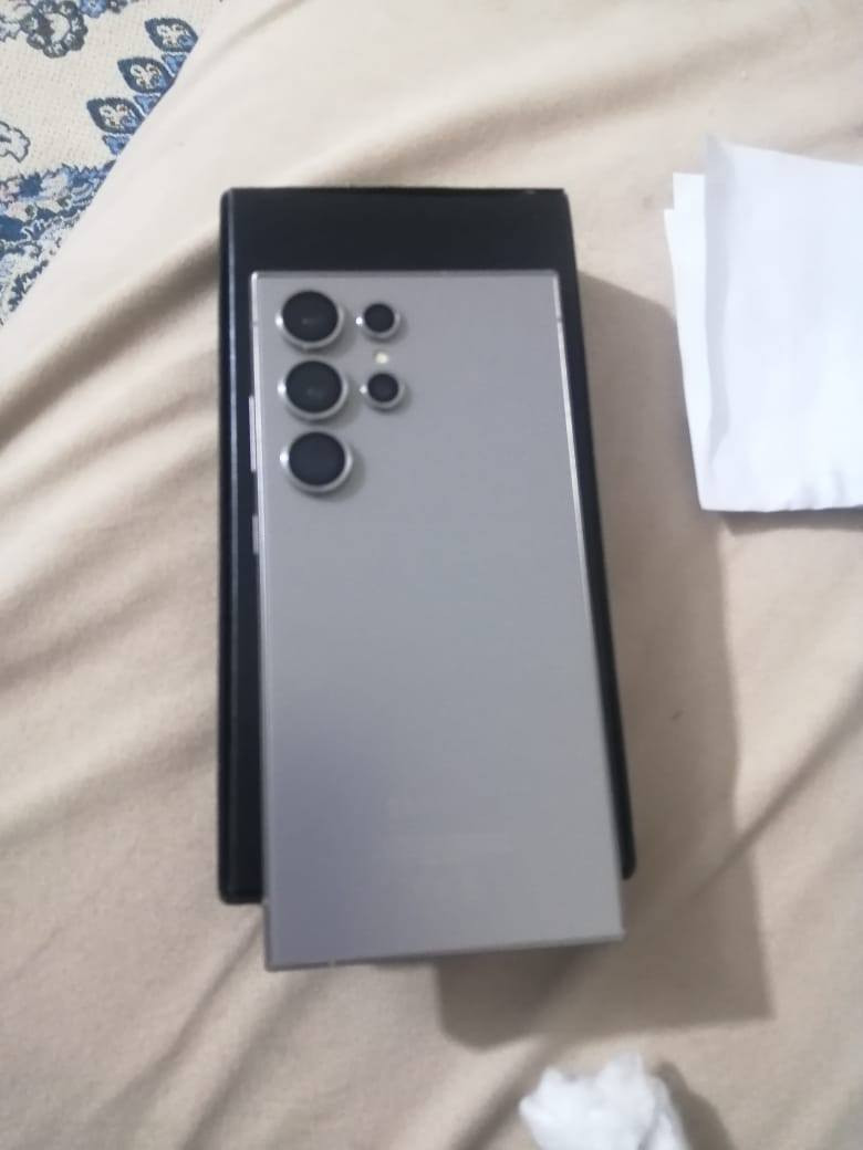 اس ٢٤ اللترا ذاكره ٢٥٦ على ١٢  جهاز لون التيتانيوم
نظافه فول 
الحر الصغير 
***********
