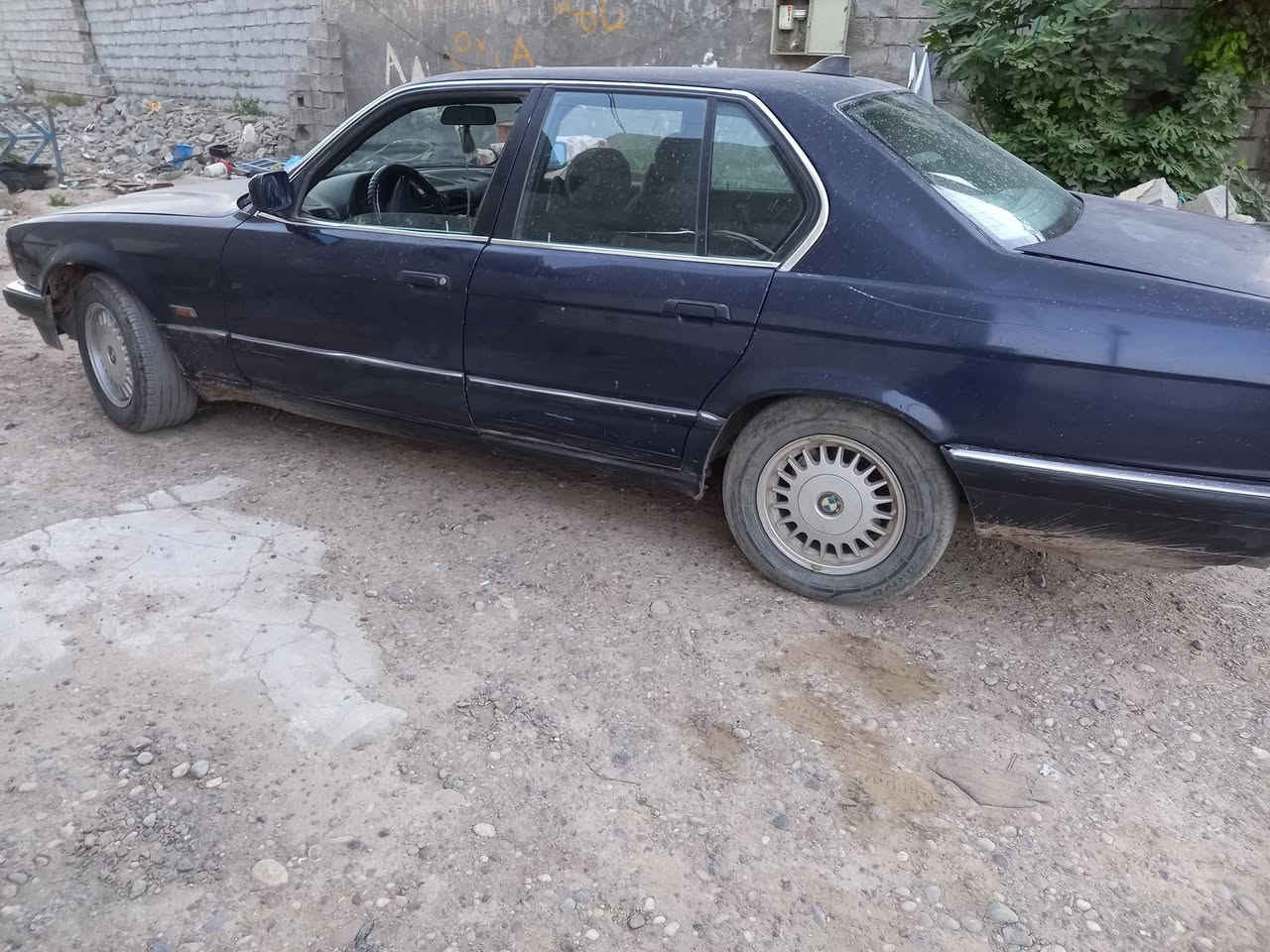 السلام عليكم بي ام للبيع موديل 90 حجم 735 للإستفسار ***********
