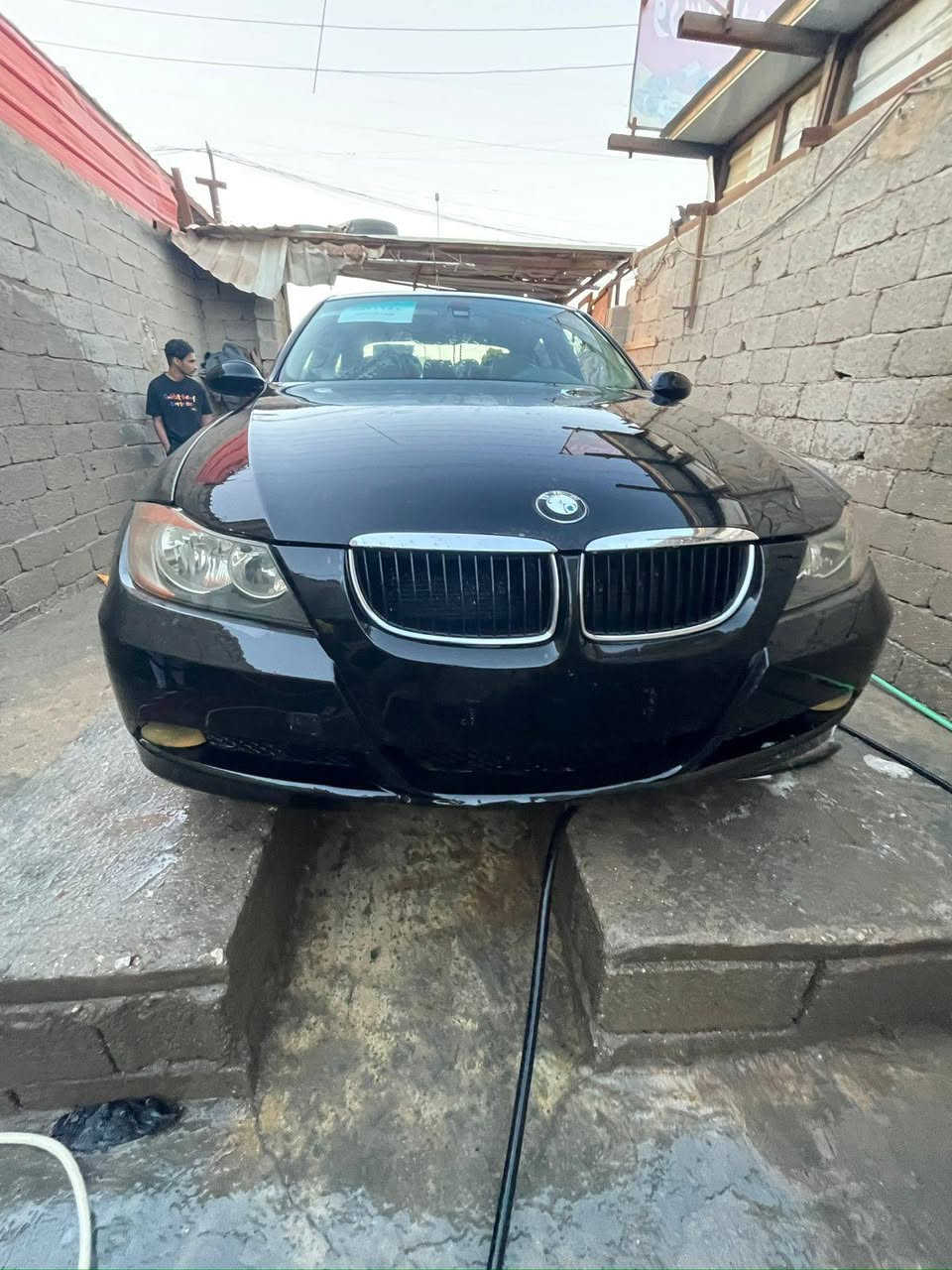 السلام عليكم من رخصت الادمن 
للبيع Bm حجم 328i 
مديل 2007 كفاله عامه رقم بصرا نكليزي تحويل 
حجم المحرك 6 سلندر فول مواصفات
 فتحه مري شفط تحكم ستيرن اشاره ترحيب 
فول 1/1 
تبريد ثلج 
جلد 
سيدي جنجر 6 أقراص 
للاستفسار
***********
***********
