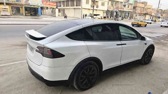 تيسلا xموديل 23 
ضررهه ربع جاملغ 
سعرها 400 او عشر أوراق او بيها مجال الطيبين 
***********
