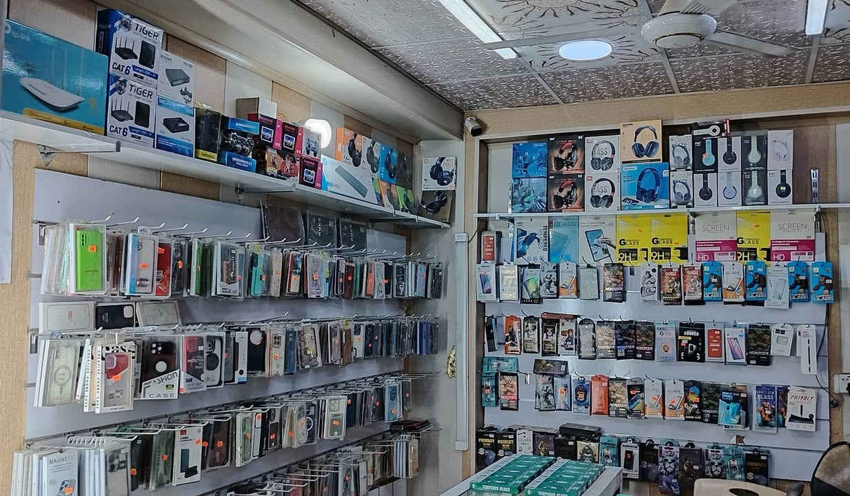 1. اكسسوارات الموبايل 

2. كامرات مراقبة 2

3. بلازمة LG

4. براد ماي 

5. عدة صيانة 

6. فاترينات 2

7. جام خانة موبيلات 

8. ابيع شلع 

... العنوان ... النجف حي ميسان شارع الشريط 

.(الاستفسار 👇🏻) 

(***********)

#حي_ميسان

#النجف_الاشرف

#كوفة
