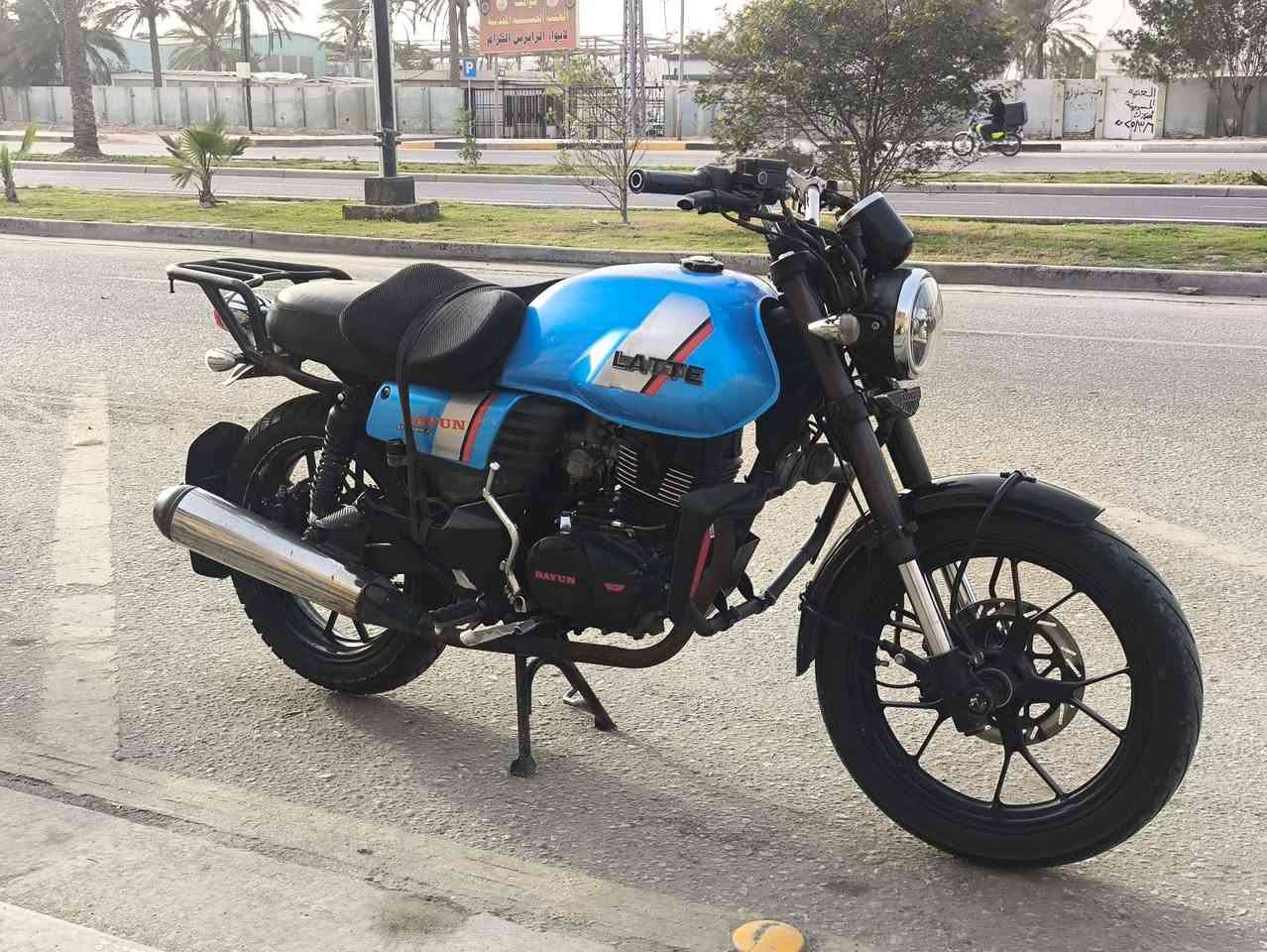 سلام عليكم دراجه دايون لاتي موديل 21ويل كب مرقمه رقم كربلاء دراجه جديده ما متعوبه تايرات جبلي جدد كله شغاله دراجه ماعيزه شي السعر18000مليون وثمنيه وبيه مجال الاستفسار الإتصال علارقم*********** مكاني كربلاء
