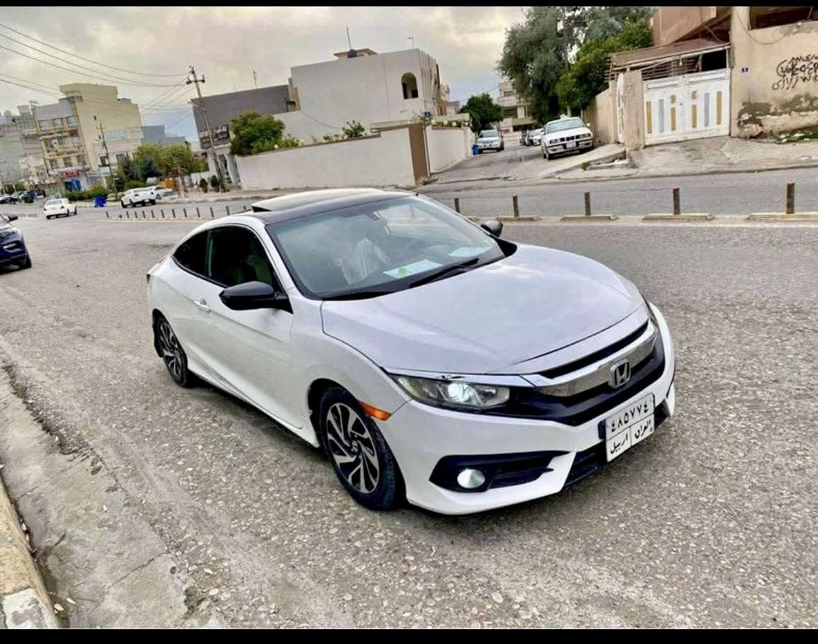 سيارة هوندا سيفيك كوبيه موديل 2016 معروضة للبيع. أرقام الهواتف: *********** و ***********
