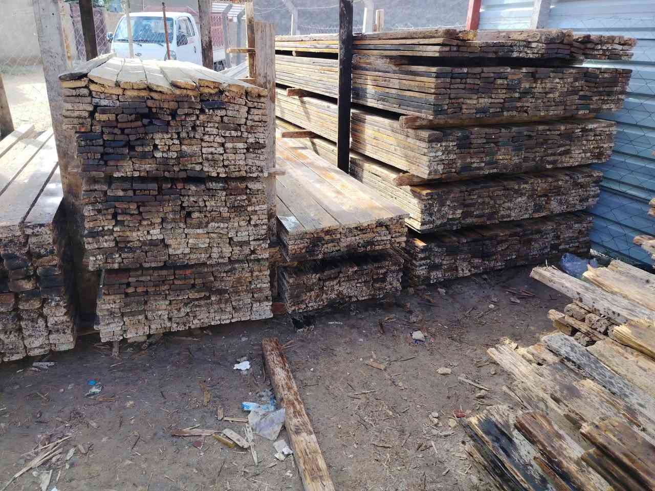 قالب خشب للبيع روسي تارس العدد 21 مكعب مكاني الحله المركز *********** وابيع نص القالب،،
