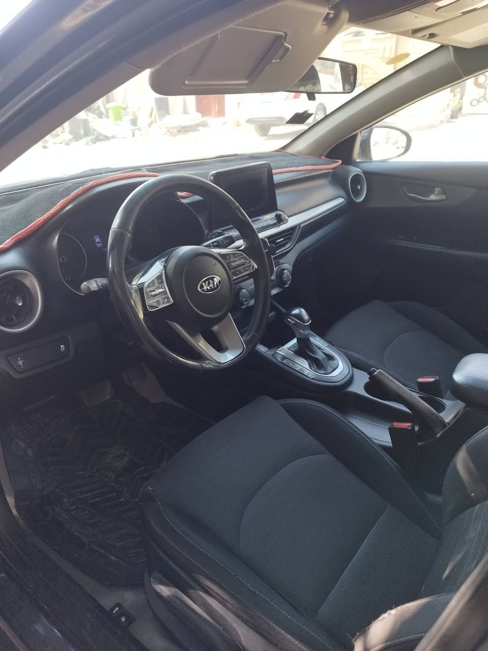 سلام عليكم كيه فورتي 20 كير ايتي مكينه دوش حداديه وتخم تاير جديد ويل 15 غرفه جديده سياره بيه 3 قطع اثنين ضبغ وحده بارد السعر 125 وبيه مجال مكانه كربلاء  هاذا رقمي ***********
