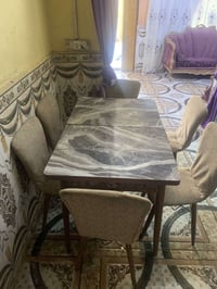 ميز طعام • نضيف • الزبير