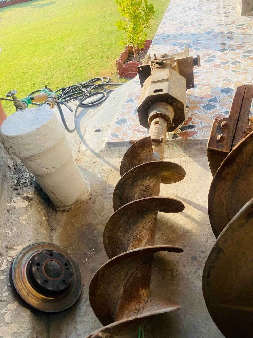 للبيع برينه حفاره معا مزارف ثنين (مزرف حجم 35) و(مزرف حجم 60) النوع امريكي السعر 25 باقي التفاصيل (***********).
