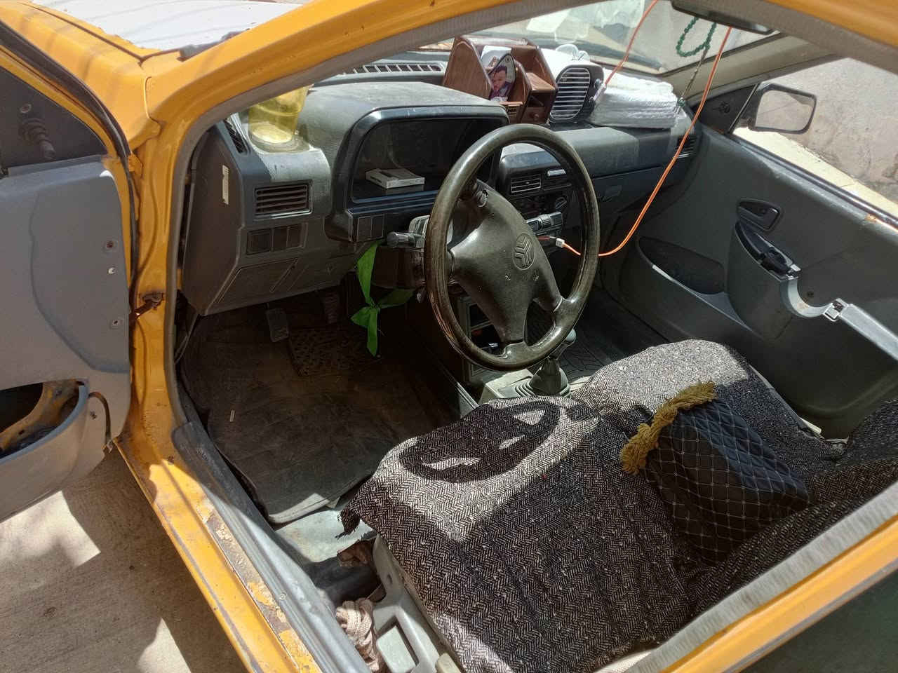 سايبه موديل 11كير ومكينه خير من الله سياره جاهزه مال شغل بيهه يم لباب لخلفي خياس قليل شبر تقريبن وبيهه باور لو صلحه لو تبدله دواخل كهربائيات غرفه كلش نضاف عليهه هيئه وغرامات 450
 *********** خط مغلق بس واتساب

