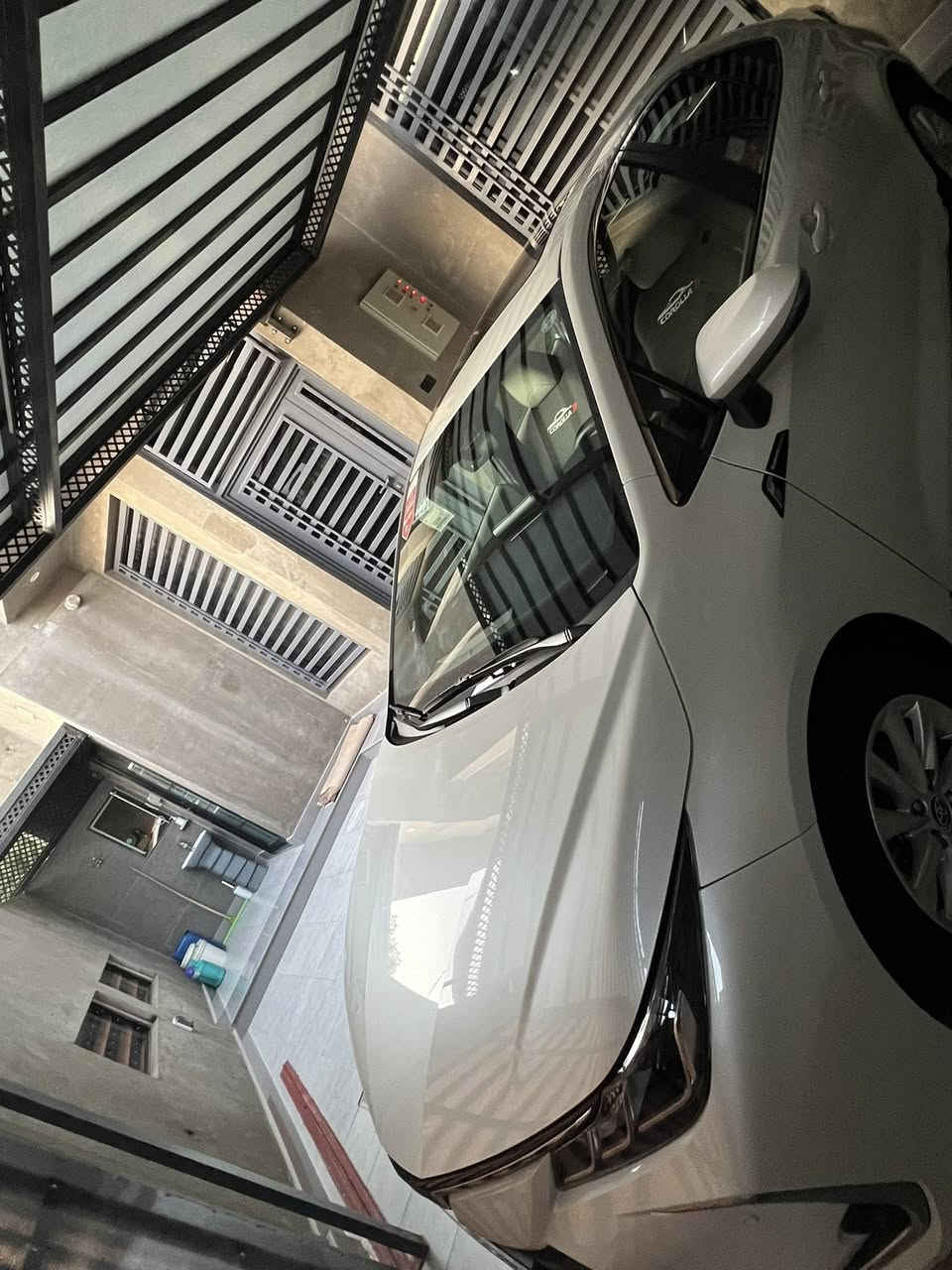 السلام عليكم ورحمة الله كورلا للبيع موديل 2024 شركة ساز السياره ماشيه 25 الف بعده بضمان للستفسار الاتصال على الرقم *********** كربلاء
