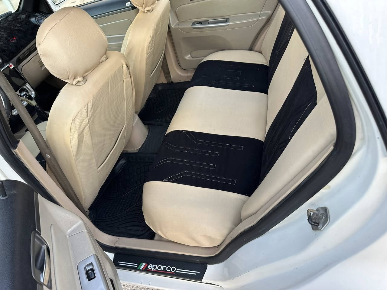 سلام عليكم سياره سيكي 2013 رقم بغداد مشروع وطني شرعيها بالموصل مصبوغه حزام جماليه بدون حادث *********** السعر 45
***********
