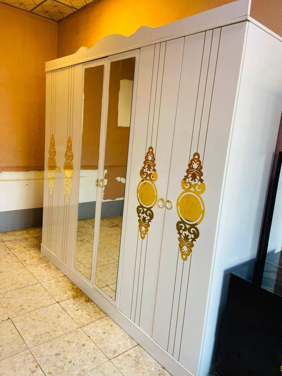 سلام عليكم غرفه نوم ٧ قطع ابواب مستخدم شي قليل كلش نظيفه ومرتبه سعرها 475الف 
ويا شد ونقل جاهز داخل الموصل متوفر عدنا انواع غرف نوم تركية شراي خاص
او اتصال *********** واتساب ***********
