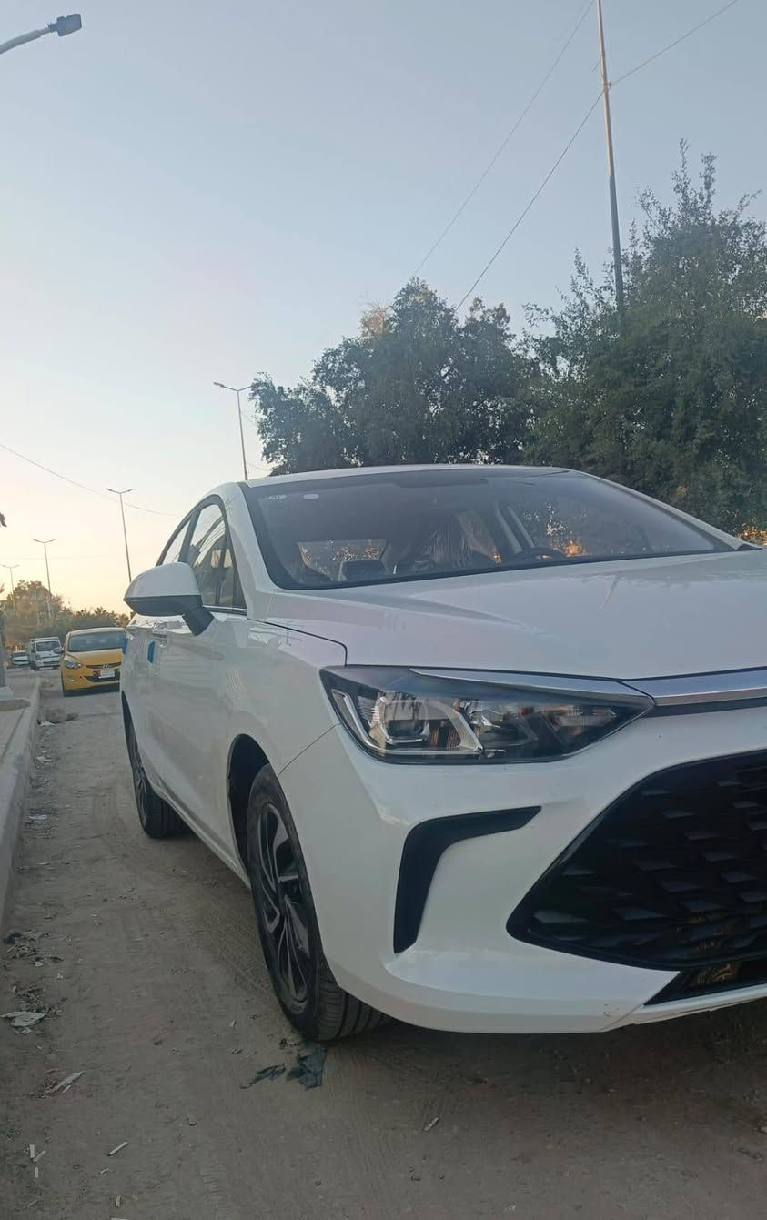 للبيع سياره بايك ((حره)) يو فايف بلص رقم فحص مؤقت   سياره زيرو
..BAIC U5 PLUS
 موديل .2026
حره 
مواصفات فول 
تعتبر من اقوى تجميع بالامتيازات اليابانية والصينية وعدهة تعاقد مع المارسيدس

ويل كب ١٧ 
طي المرأة الجانبي
انذار 
تحديد مسار
مثبت سرعة 
حساسات كامرات ٣٦٠ 
رؤيه محيطيه تنبيه مركبات جانبي
كشاف ضبابي 
مانع انزلاق 
كشنات جلد نابا الماني 
سستم صوت روعه اعتمادي 
تحكم كهربائي بكرسي السائق 
ارباك 
محرك  تنفس طبيعي ميتسوبوشي ياباني 
بدن الماني
كير ياباني
هند بريك كهربائي 
جام كهرباء 
مثبت سرعه 
تدفئه تبريد سياره 

سياره زيرو  
السعر 130وبي مجال بسيط للشراي 
***********
