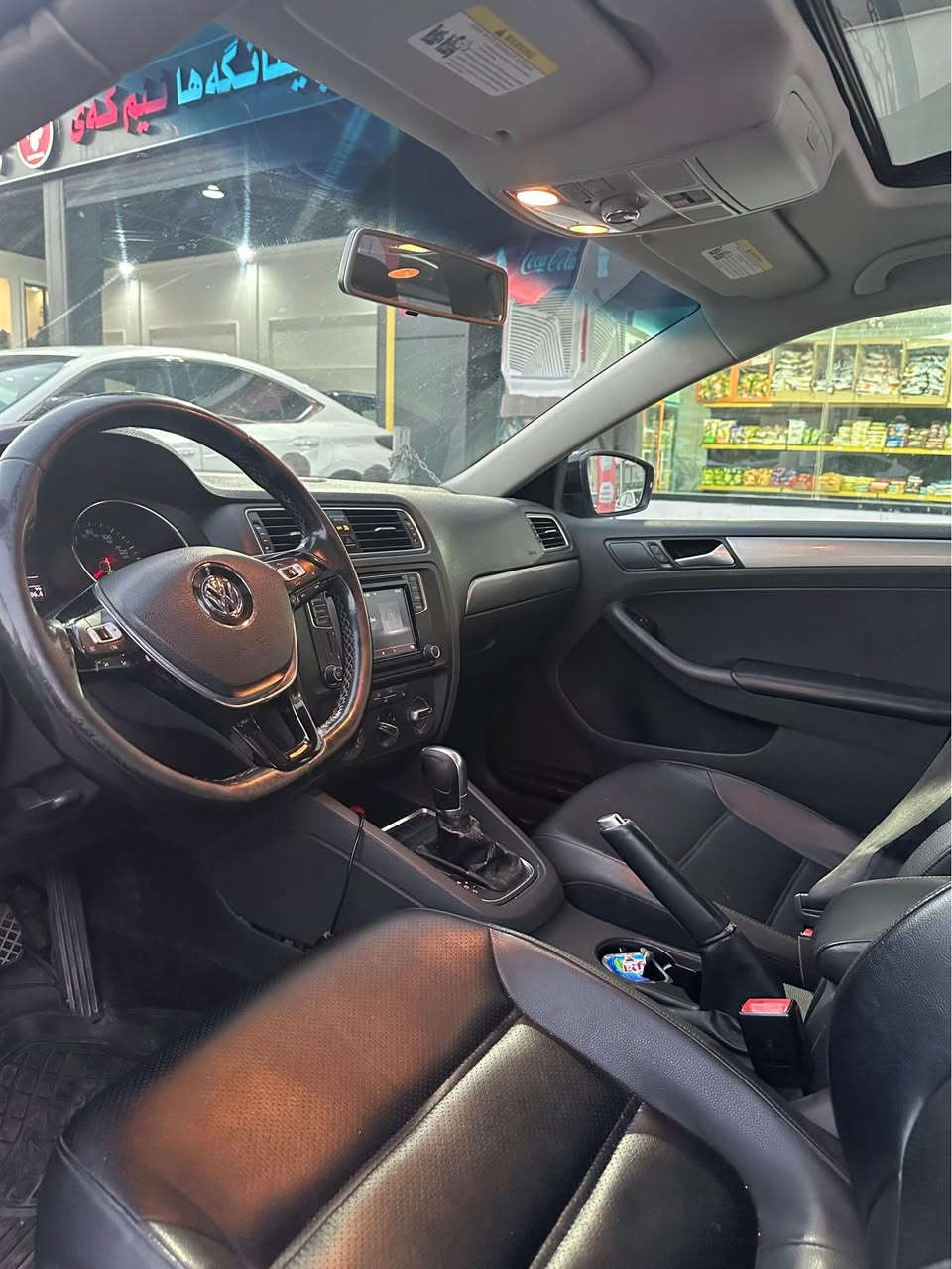 ‏Volkswagen
موديل: Jetta  
سعر:97$ مجال قلیل
سنة الصنع:2017
ماشيه:90mil
رقم شاصي: 3VWDB7AJ6HM258721
سونر موجود حالة سيار بيها بوند سبخ و شبر من جملوغين امامي و شبر من سندق و شبرجملوغین خلفي  بيها تعديل
للمزيد من المعلومات،يرجى الاتصال على:*********** دهوك, العراق
