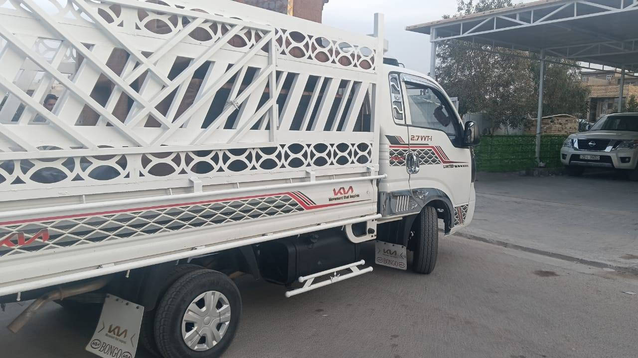 السلام عليكم كيا 2700رقم بغدادالماني موديل 2019محرك كير اكسل شاصي حداديه تخم تاير جديد السياره خير من الله التليفون ***********
