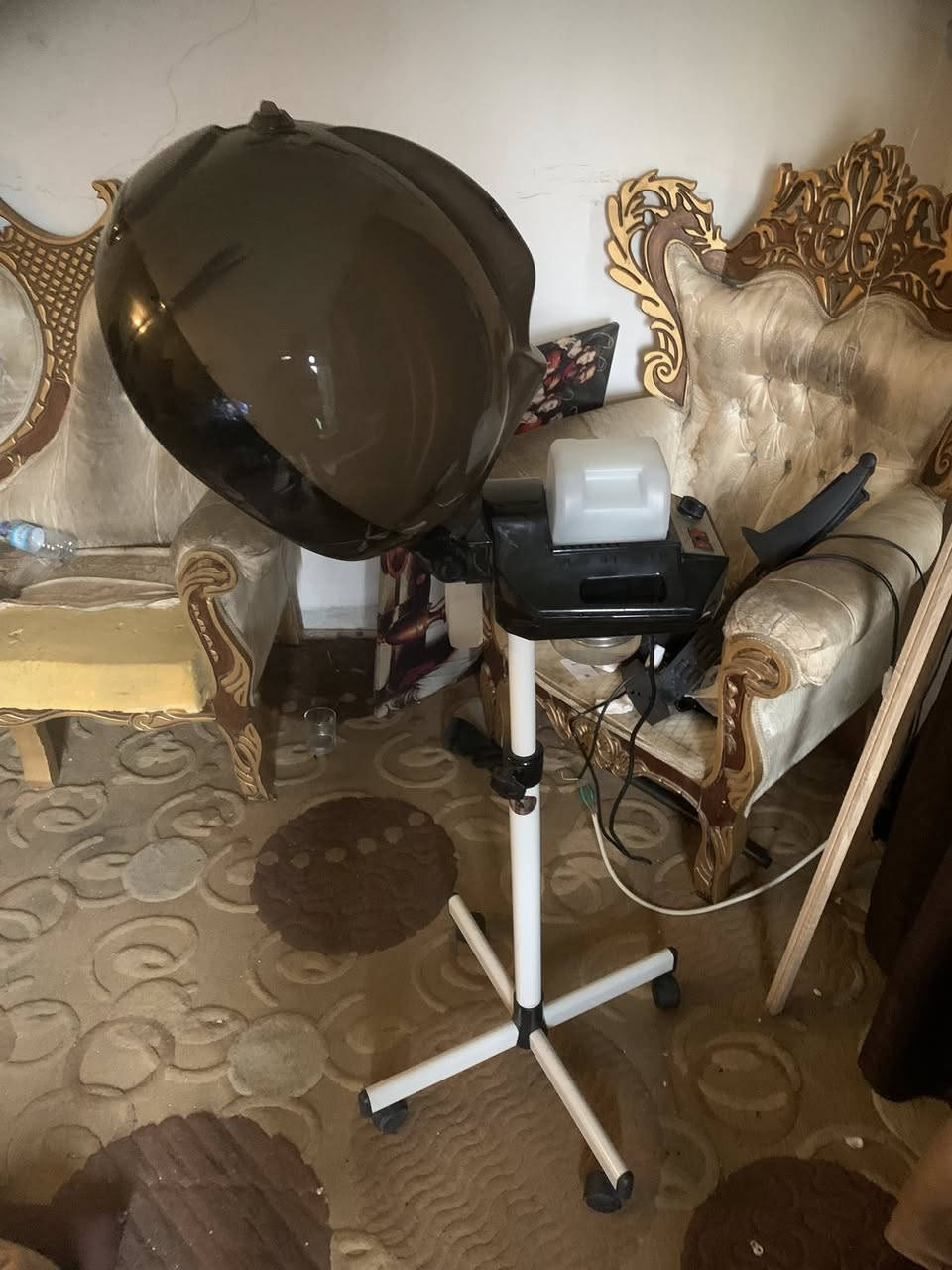 حمام بخار الشعر نضيف جدا السعر 100 الف للتصال ***********
