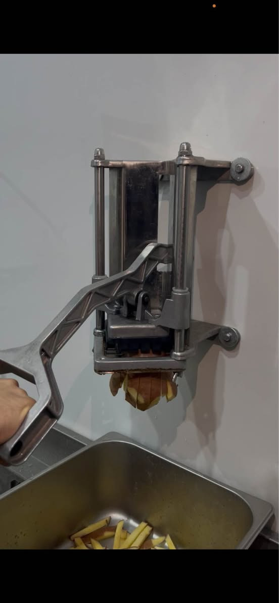 2 potato cutter
Fries cutter أربيل, العراق


**إذا كنت صاحب هذا الإعلان وتريد حذفه لأي سبب، رجاءا أرسل رسالة إلى الدعم الفني**