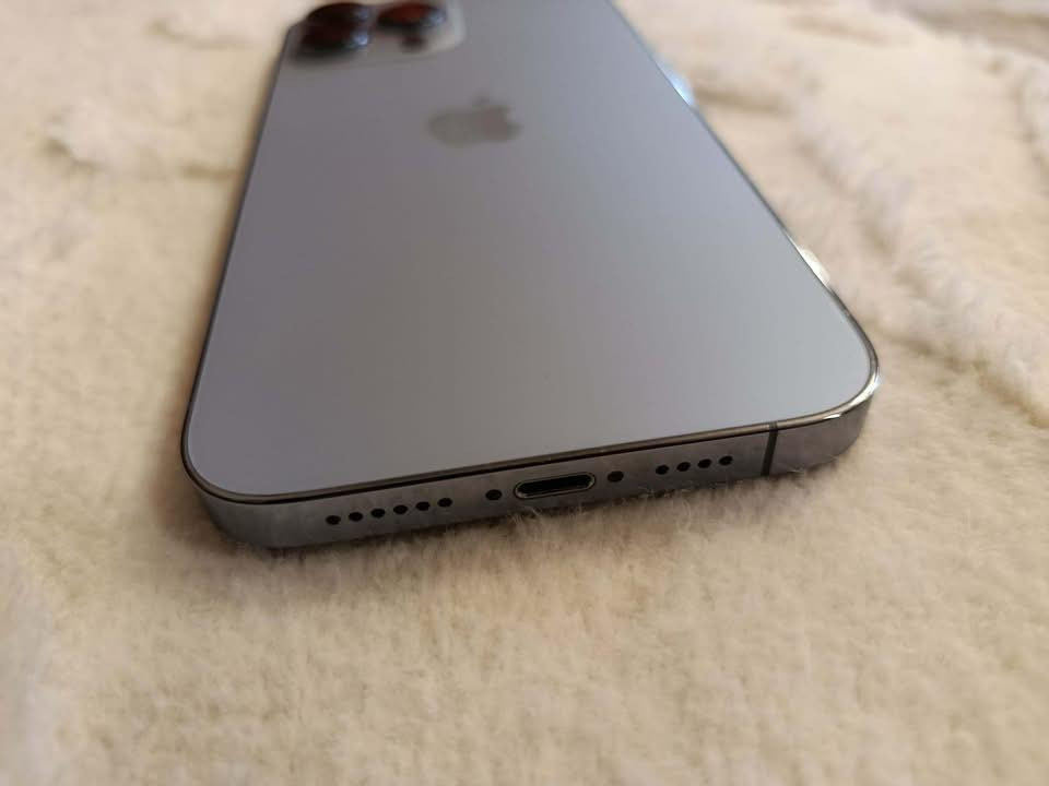 آيفون 13 برو ماكس ذاكرة 512
13برو ماكس الموبايل مبدل شاشه اصليه وفيس ايدي شغال بطاريه 84 ذاكره 512 الموبايل حيل نضيف 
السعر 600 وبي مجال قليل مكاني ذي قار المركز 
وعندي توصيل
*********** متواجد واتساب وماسنجر
