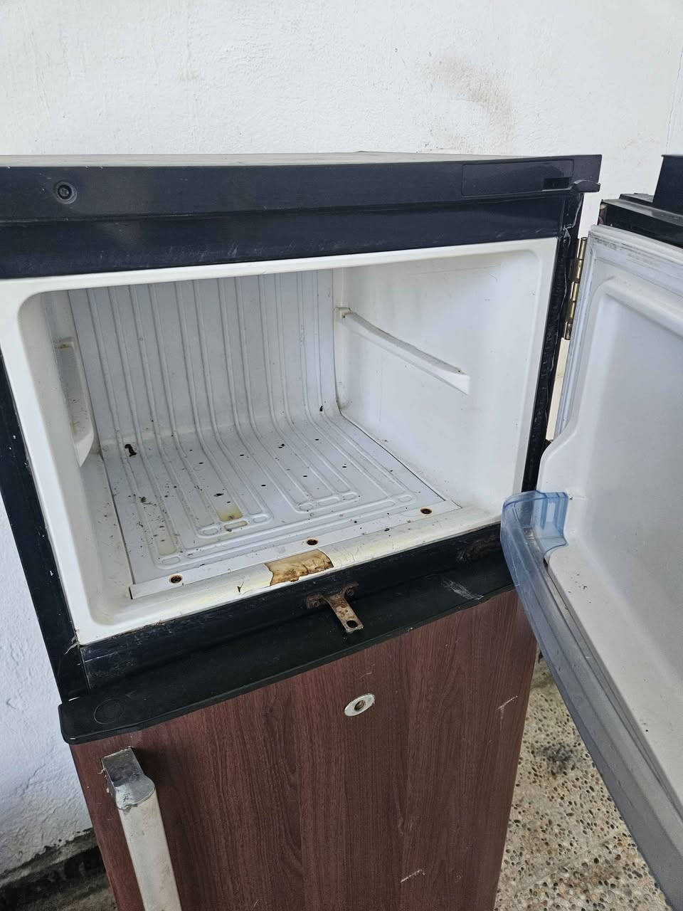 ثلاجة للبيع سعرها 65 وبيها مجال الميمونة, ميسان


**إذا كنت صاحب هذا الإعلان وتريد حذفه لأي سبب، رجاءا أرسل رسالة إلى الدعم الفني**