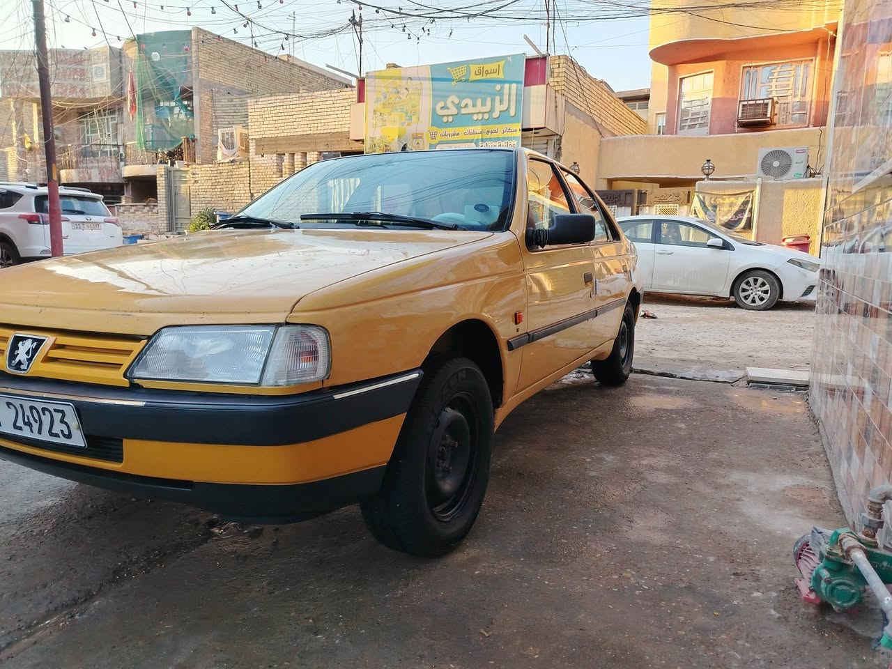 للبيع جي ال اكس ٢٠١٠ رقم انكليزي بغداد مصغرة بأسمي كير محرك صدر جديد تخم تاير جديد دواخلها حلوه بيها طخه بالبجم مبدل بنيد ودعاميه بدون دواخل سياره ناعمه وحلوه مامتعوبه سياره جاهزه مكان بغداد شرط التحويل السعر 28 وبيها مجال رقم ***********
