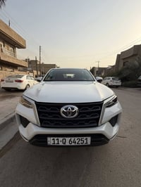 للبيع تويوتا فورجنر ٢٠٢٤ خليجي فور ويل  محرك ٢٧٠٠ مكفوله من صبغ او ضرب...