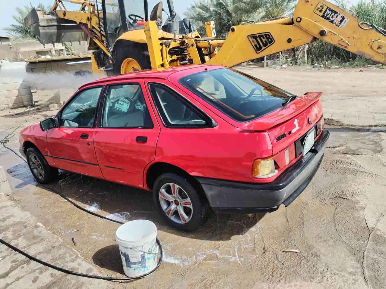 السلام عليكم...  فورد سيرا للبيع موديل 1992 رقم ديالى السعر 20 وبيها مجال مكان السيارة بمحافظة المثنى *********** الرقم بي وتساب ومتواجد بلفيس
