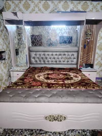 غرفة • أضرار بسيطة • باب معظم