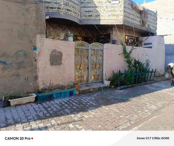 السلام عليكم
عندي بيت طابقين لبيع مساحه 100مربعه10في10
البيت يحتوي على 
كراج 
واستقبال 
وصاله 
ومطبخ 
 تواليت داخلي خارجي 
حمام داخلي 
الطابق الثاني 
يحتوي على 
غرفه
 وصاله 
العنوان حي اور قرب جامع بيت مجيسر 
الاتصال والاستفسار على الارقام التاليه 
***********
***********
