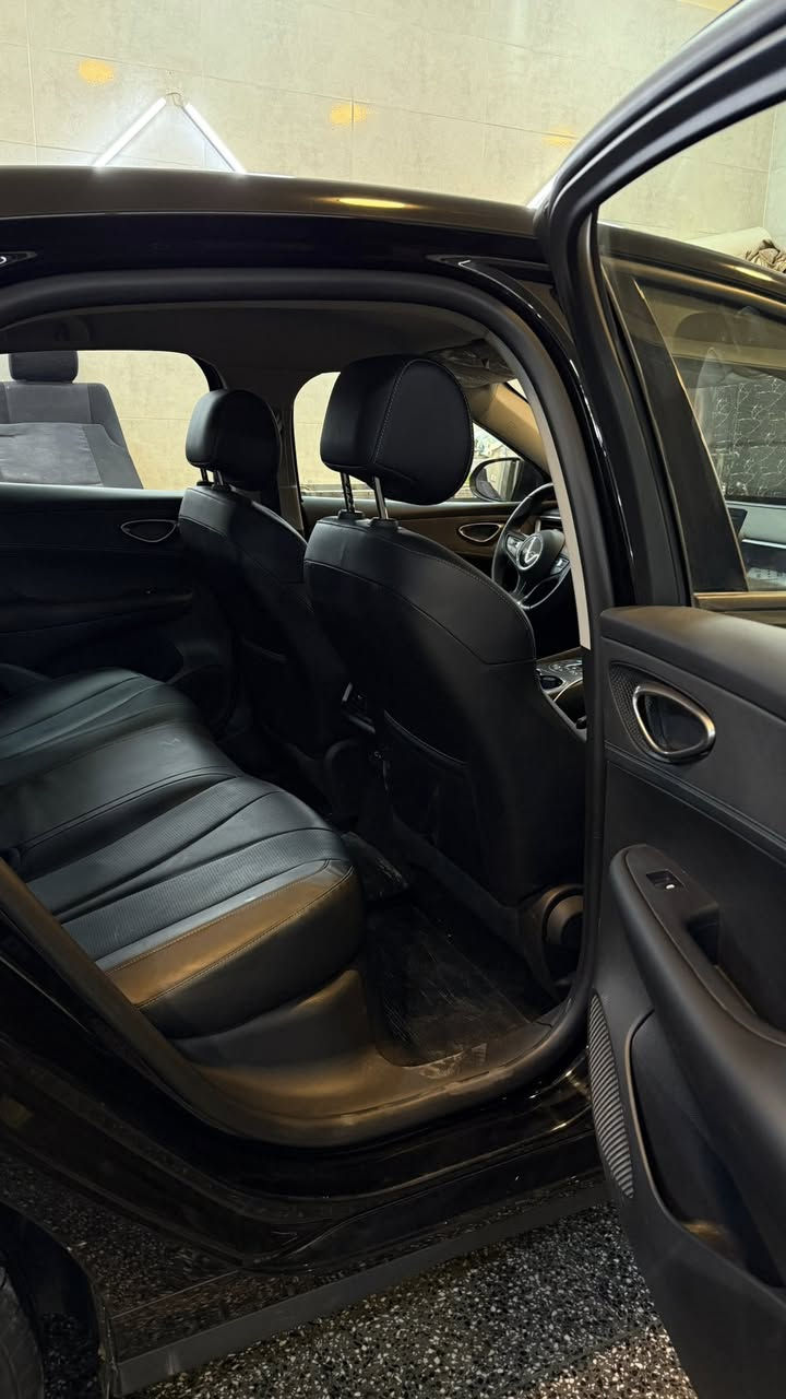 ماشية 12
دبل بصمه وكارت 
كفاله عامه 
السعر 18500 وبيها مجال
***********
بغداد الكرخ
