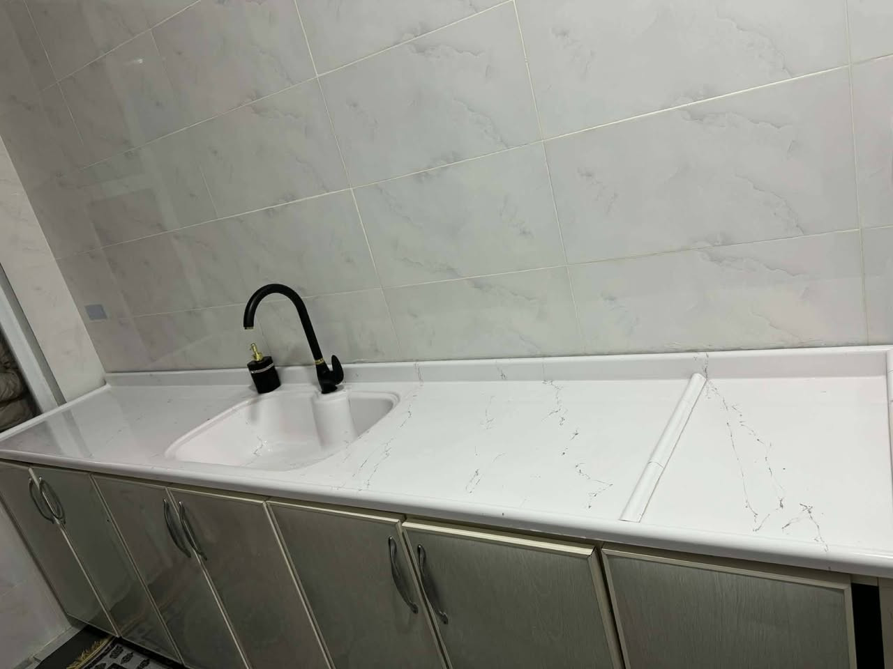 بەردی ئەسڵی دەرەجە یەکی دەست کرد 3مەتر دریژ بە بنەوە بۆ فرۆشتت


**إذا كنت صاحب هذا الإعلان وتريد حذفه لأي سبب، رجاءا أرسل رسالة إلى الدعم الفني**