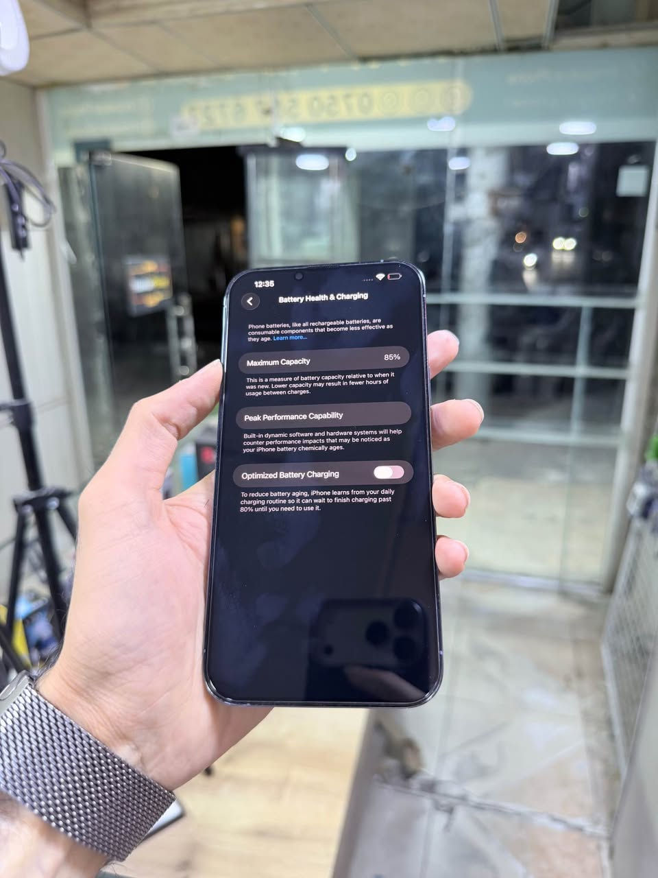ئایفۆن 13 پڕۆ ماکس
زاکیرەی 256 گێگا ڕەنگی شین شتێکی هەتا بڵێی جوان
کەپسە بە زەمانی کۆمپیتەر و هەوا و هەموو شتێک
لۆکە و شوختی نیە پاتری 85 حقیقی
نرخەکەی 350 دۆلارە
مۆبایلەکە ئەپڵ ئایدی لەسەرە و ئەپڵ ئایدیە بلۆک بووە
کارتەکانی بازارە واتا دەتوانیت ئەپڵ ئایدی تازە دابنیی بۆ بەرنامە دابەزاندن  واتە بای پاس نیە لەسەر بلۆک بووە ئەپڵ ئایدیەکەش ماوە و لەگەڵی دایە بۆخۆت ئەتوانیت هەوڵی لەگەڵ بدەی یان چاوەری بکەی هەتا رێگای لابردنی دێت
تەنها نابێت فۆرماتی بکەی 
گەیاندن هەیە
ژمارە مۆبایل 📱 *********** أربيل, العراق
