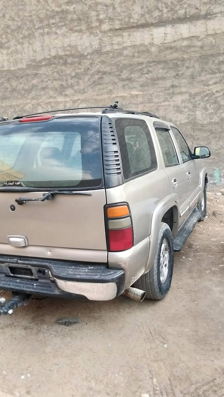 السلام عليكم تاهو موديل 2005 للبيع سياره بلاديه ومقفوله من لكص مان بغداد 50 وبيها مجال للطيبين/***********
