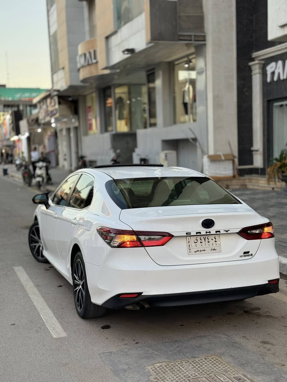 السلام عليكم
تيوتا كامري موديل 2021 هايبرد محرك 2500 

لون ابيض ثلجي 

رقم بغداد تحويل ثاني يوم 

فول مواصفات 

بصمة تشغيل + بصمة ابواب 

تشغيل عن بعد 

فتحه 

رادارات جانبية + امامية 

كشنات كهرباء + تدفئة

شاشه كبيره 

ماشية 70 الف 

كامره 

هندبريك بصمه

اشاير بلمري 

حساسات 

لايت زنون بلادي 

فول تحكم ستيرن 

نظام ايكو اقتصاد بانزين 

نظام سبورت رياضي 

وبعد بيها مواصفات اكثر 

السياره جديده بمعنى الكلمة تجي وتشوفها بعينك

حادثها والسونار ناشره فقط طخه بل جاملغ الامامي والخلفي السياره بدون دواخل 

بشرط حته الدعاميات مابيها صبغ وبدون ارباك 

العنوان : #الانبار_الرمادي

السعر (( 198 )) ورقه وبيها مجال للطيبين 

للاتصال على الرقم المذكور 

***********

***********
