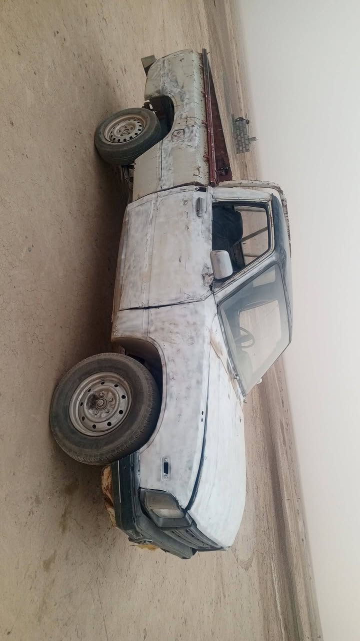 السلام عليكم
بكم 82 للبيع گير ومحرك شرط بدون رقم مكفوله دوله وعشاير السعر 9 وبيها مجال 

اتصال ***********
