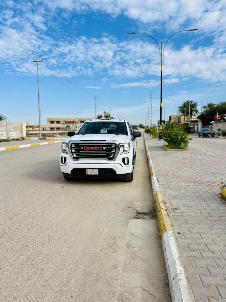 السلام عليكم
جمسي سيرا موديل 21 محرك v8سيارة جاهزة ونضيفة 

ماشيه 107 الف كيلو 

العنوان سماوة سعرهة 250وبي مجال

رقم الموبايل ***********

