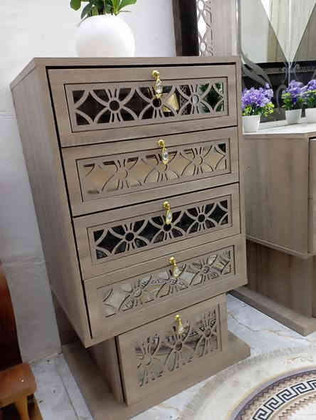 غرفه تركي نظافه فول اخت الجديده اي ضرر ما بيه السعر مليون و200 وبيه مجال المكان بابل المركز   ***********
