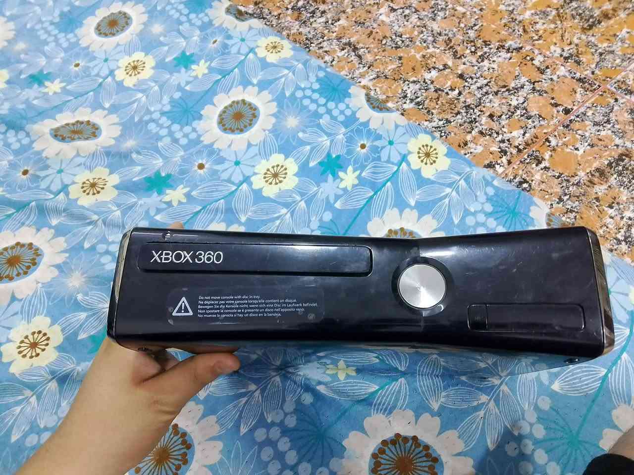 اكس بوكس 360 للبيع و ذاكره 250 مهكر بيه 34 لعبه ما عده البرامج وياه فلاش ذاكره 30 و تعليم كيفيه تنزيل العاب بيه  مع يدتين واير المشكله الوحيده منفذ الاقراص ميشتغل السعر خاص


**إذا كنت صاحب هذا الإعلان وتريد حذفه لأي سبب، رجاءا أرسل رسالة إلى الدعم الفني**