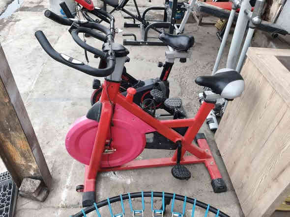 السلام عليك   (. ***********)

اجهزات رياضة فول نضافة 

شراي يجي خاص لو يخابر كركوك
