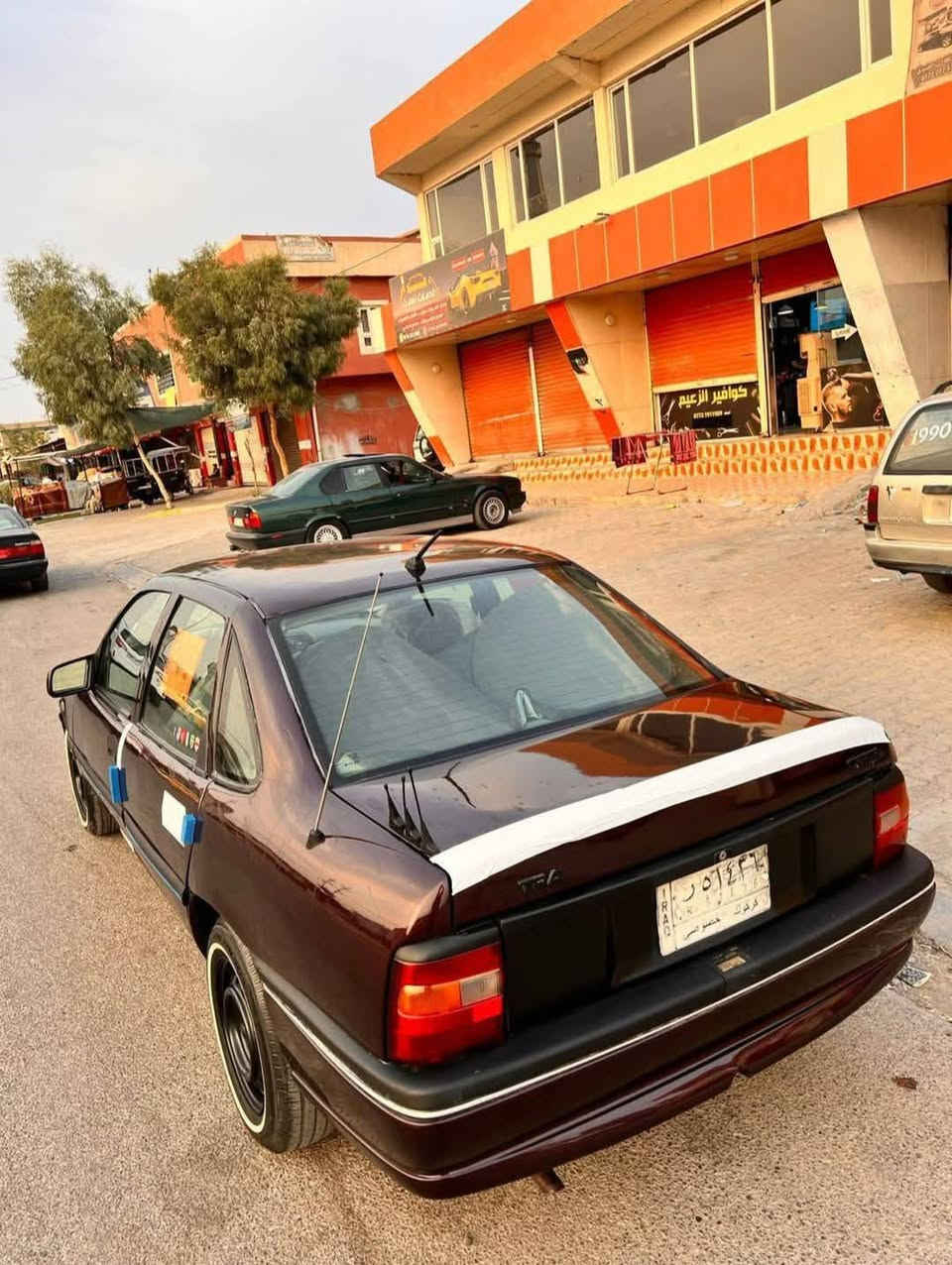 اوبل فكترةحجم 20 موديل 92 رقم كركوك شرط التحويل     صبغ جمالية كربون بنزين بيها  السعر 38 وبيها مجال  //***********
