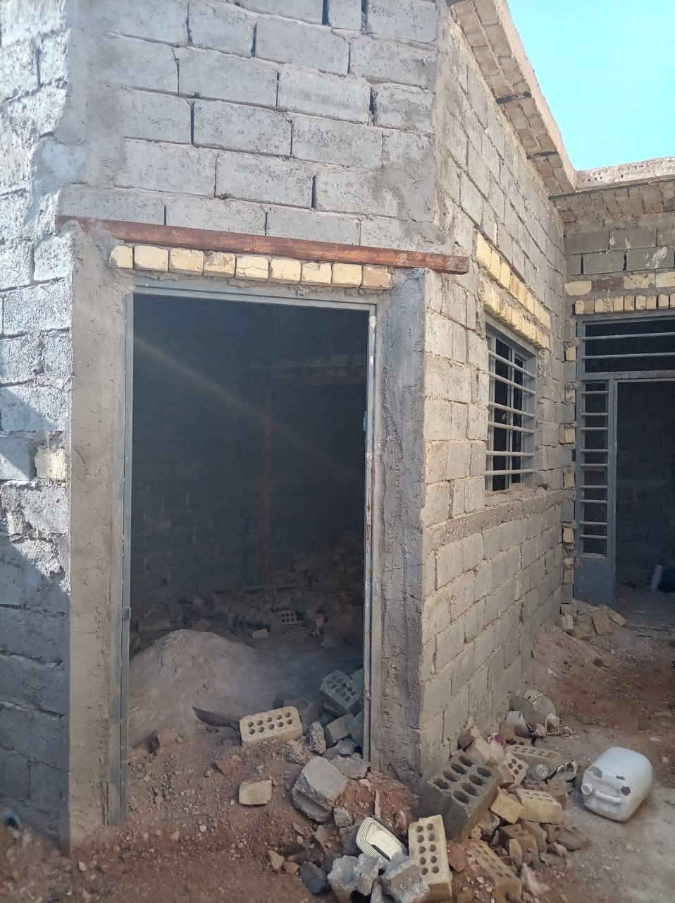 للبيع بيت 100 طابو زراعي بنيان درجه اولى مجاري تئسيس كله كامل فقط لبخ وصبه عوزه منطقه كلش حلوه وقريب سوك مال شارع المعمل السعر (22) الاتصال ***********
