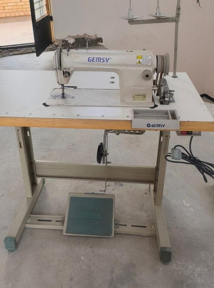 غراض للبيع
*********** متواجد ع الواتساب
